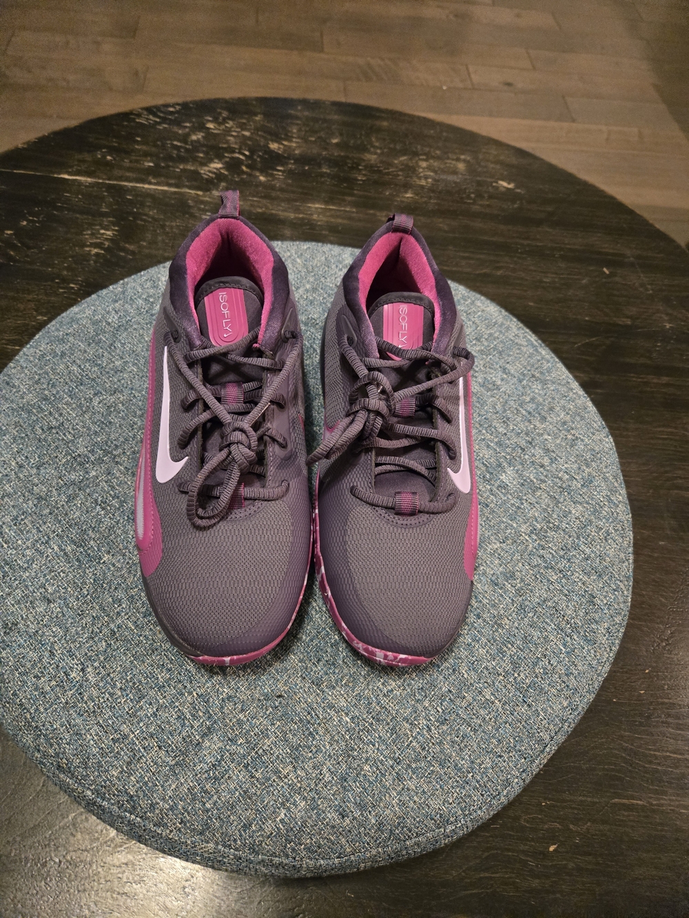 Nike Isofly Youth Sneakers Dark Raisen/ Hot Fuchsia, 7Y
